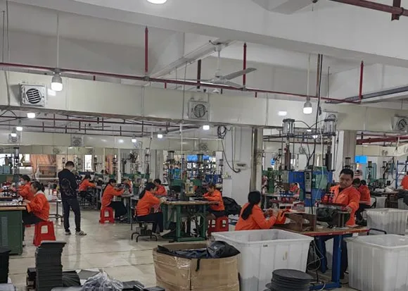Production de sacs par un fabricant de sacs étanches