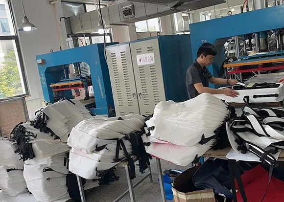Machines à haute fréquence pour sacs étanches