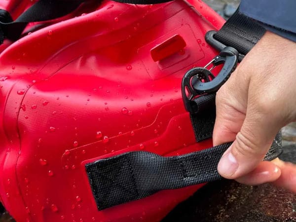 Waterproof Bags for Kayaking 4 Lack of secure fixing structures