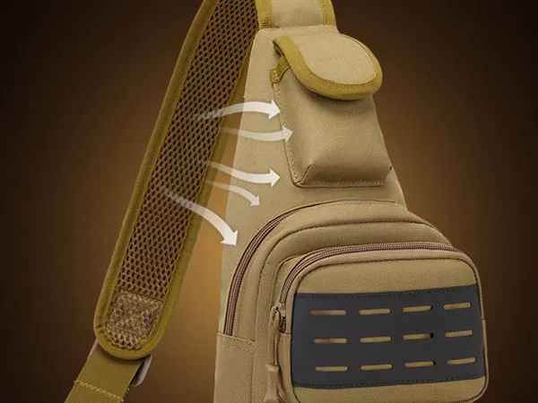 Design ergonômico da alça para bolsa tática.