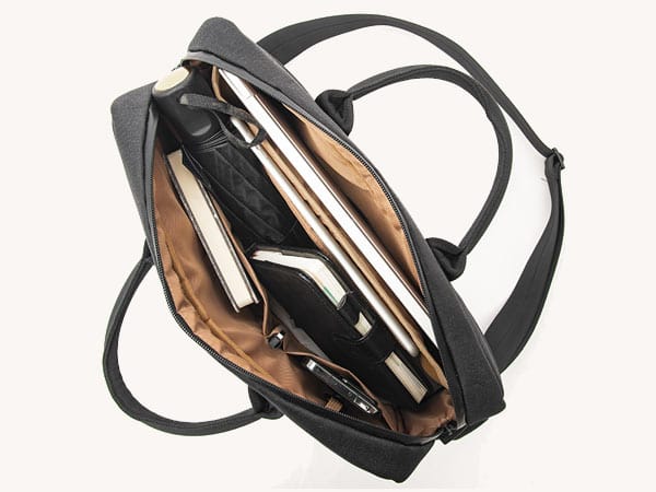 Laptop-Compartment-&-Document-Layout