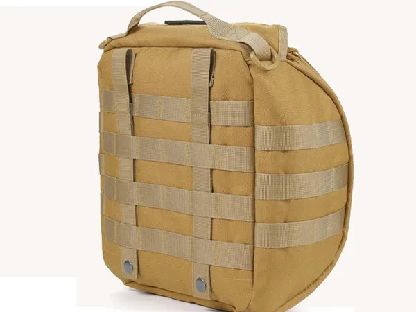 Poches, système MOLLE et organisation des accessoires