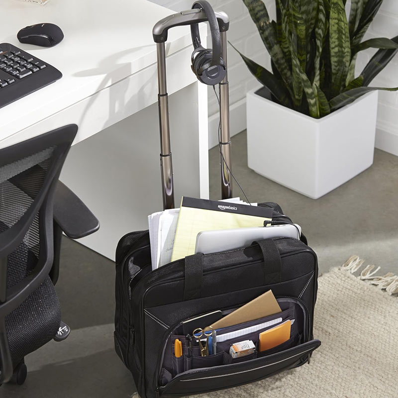 Product Features for rolling laptop bag