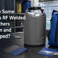 Waarom worden sommige waterdichte tassen met RF-lassen vervaardigd, terwijl andere genaaid en met tape afgewerkt zijn?