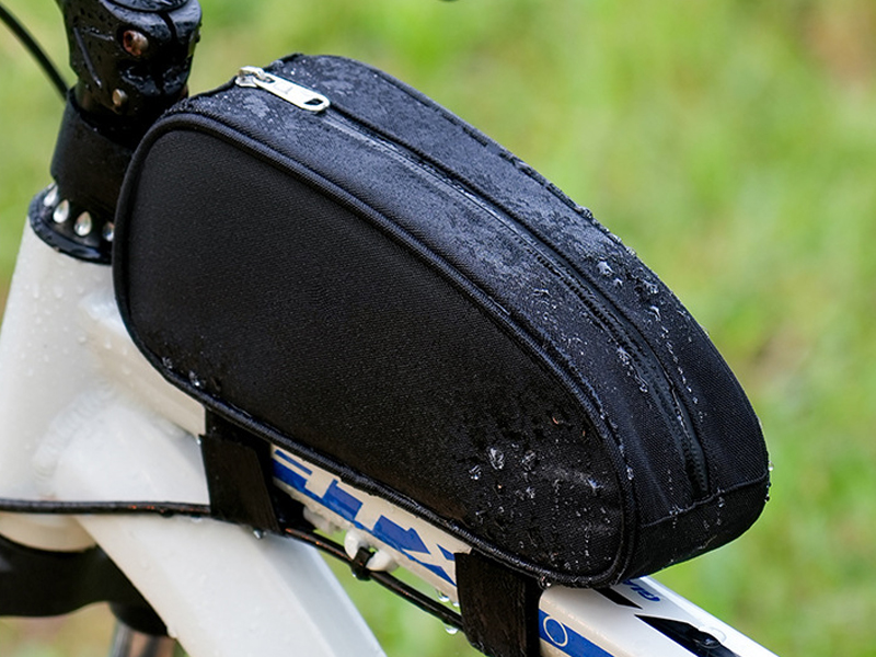 Top Tube Bags 17 Protection from Rain and Road Spray on a top tube bag